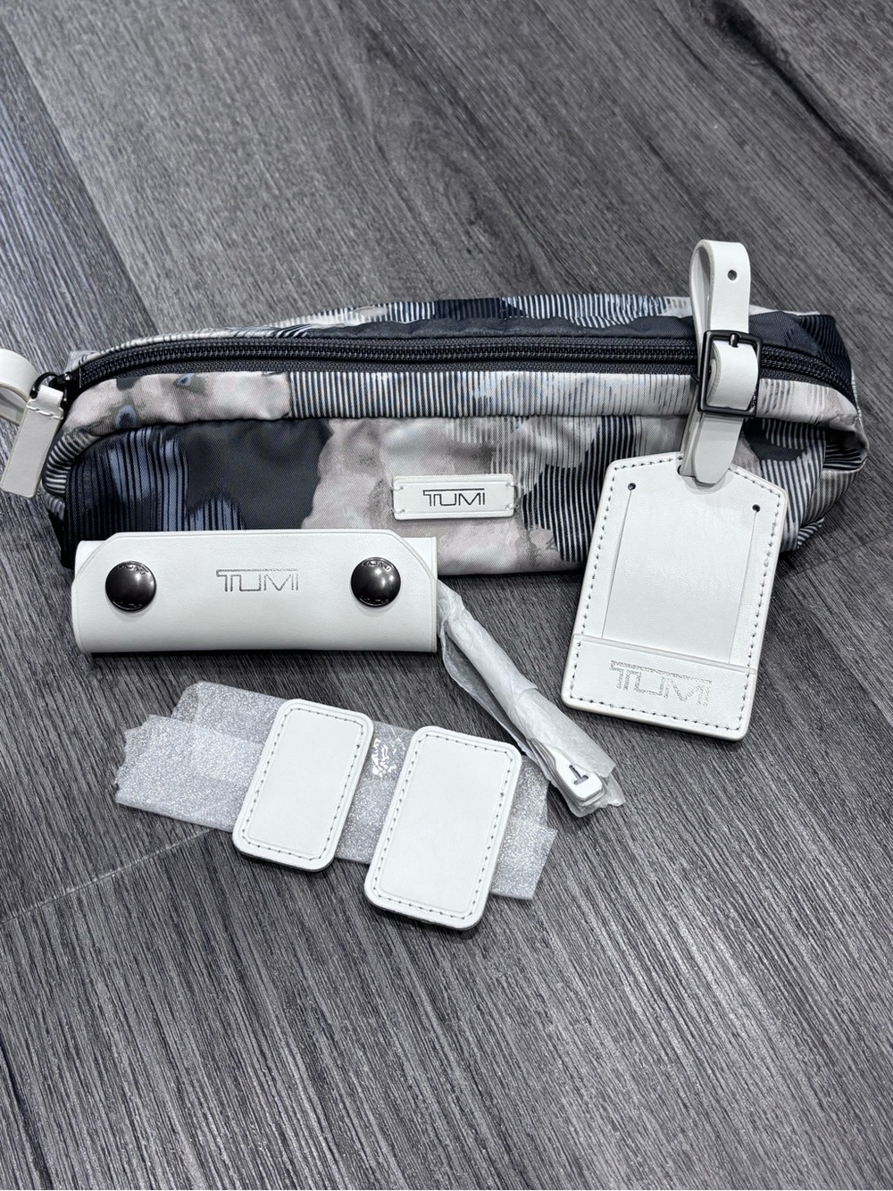 Tumi White Leather Travel Strap and Snap Organizer